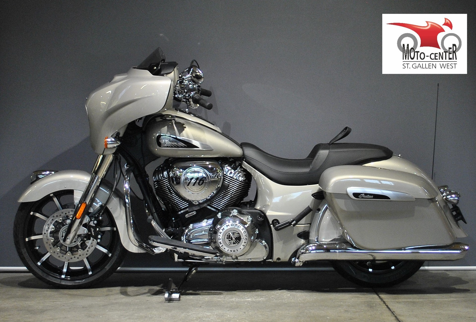 INDIAN Chieftain Limited-showroom-element-2