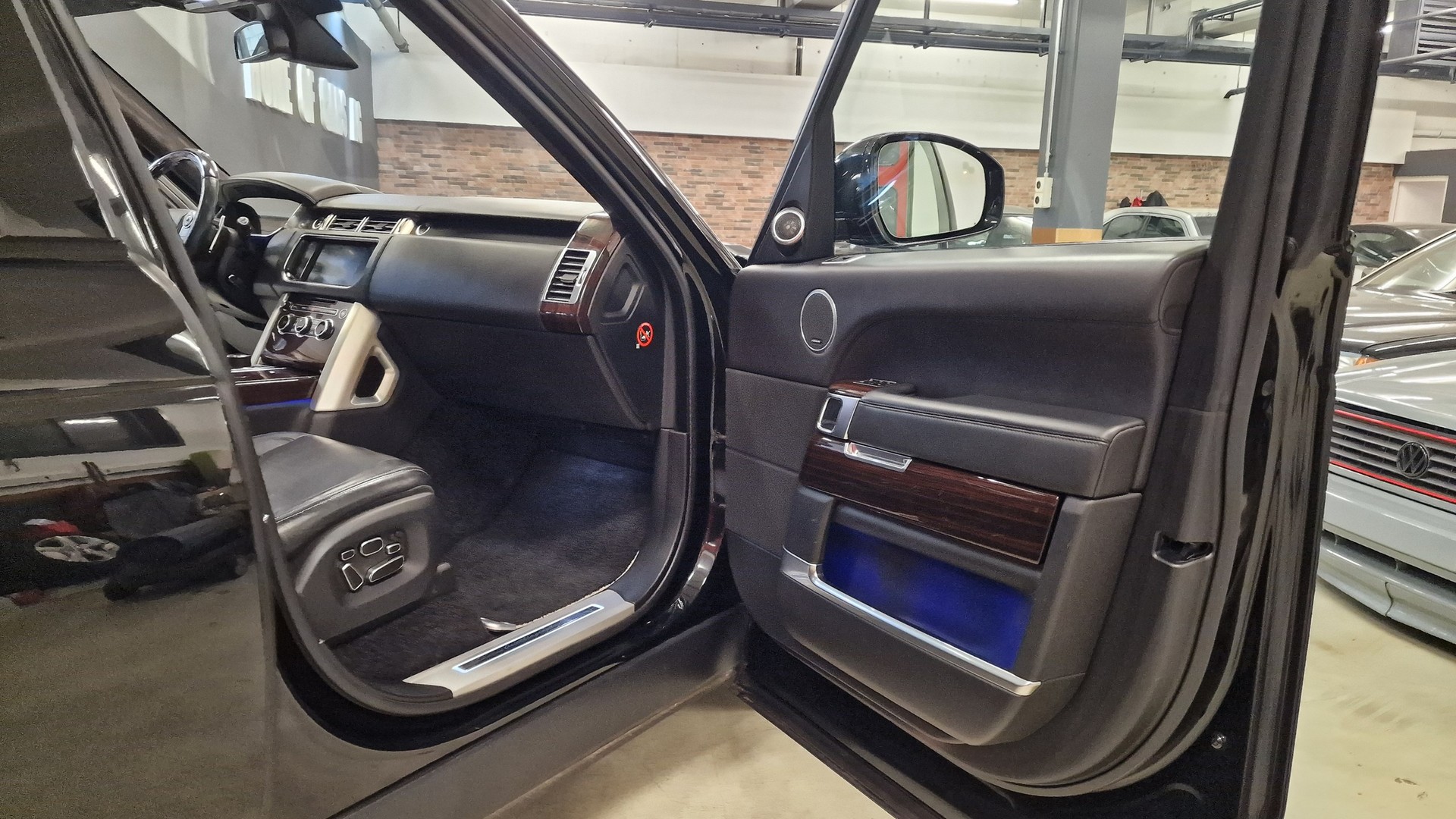 LAND ROVER Range Rover LWB 5.0 V8 SC Autobiography Automatic-image-26