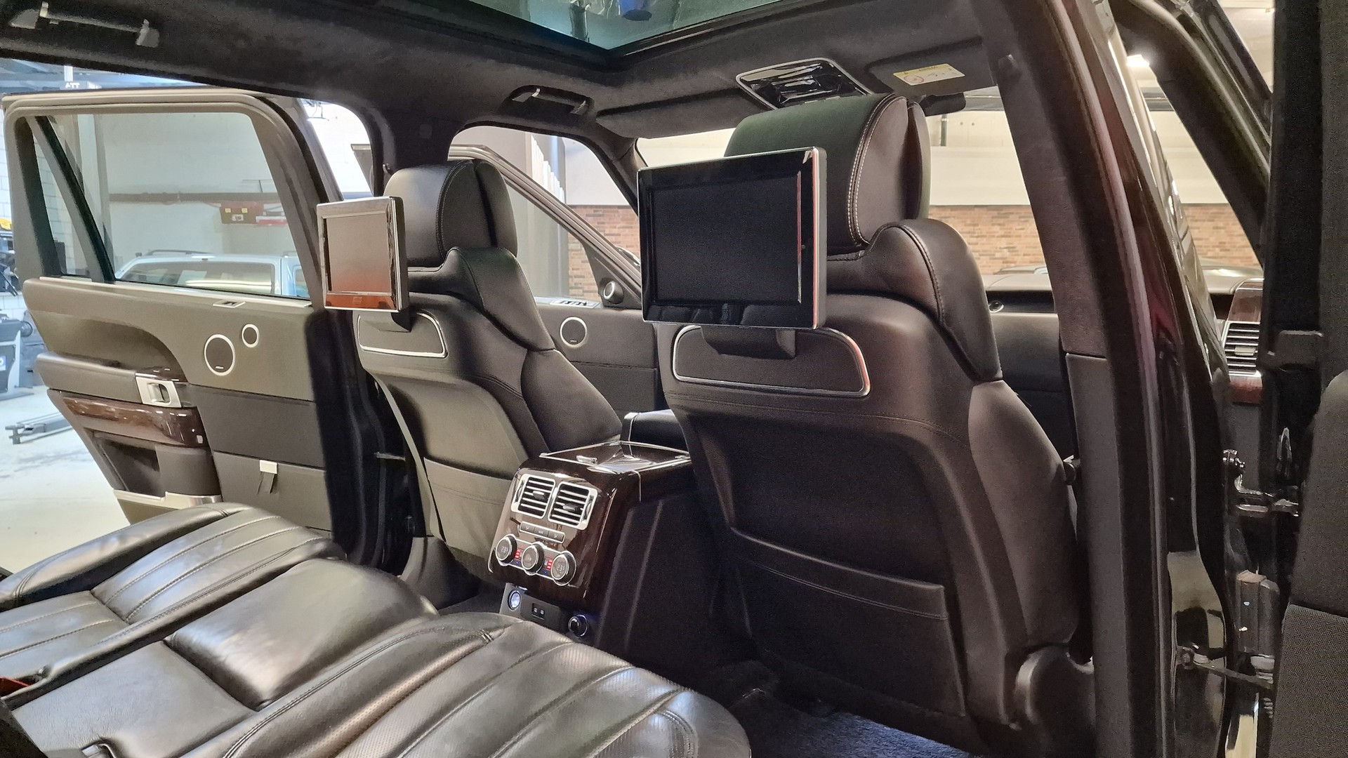 LAND ROVER Range Rover LWB 5.0 V8 SC Autobiography Automatic-image-28