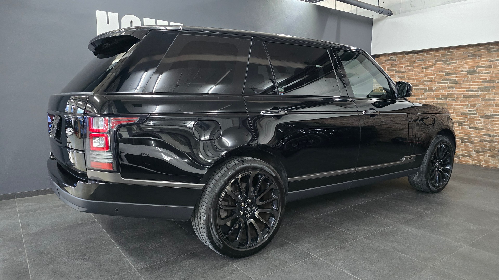 LAND ROVER Range Rover LWB 5.0 V8 SC Autobiography Automatic-image-11