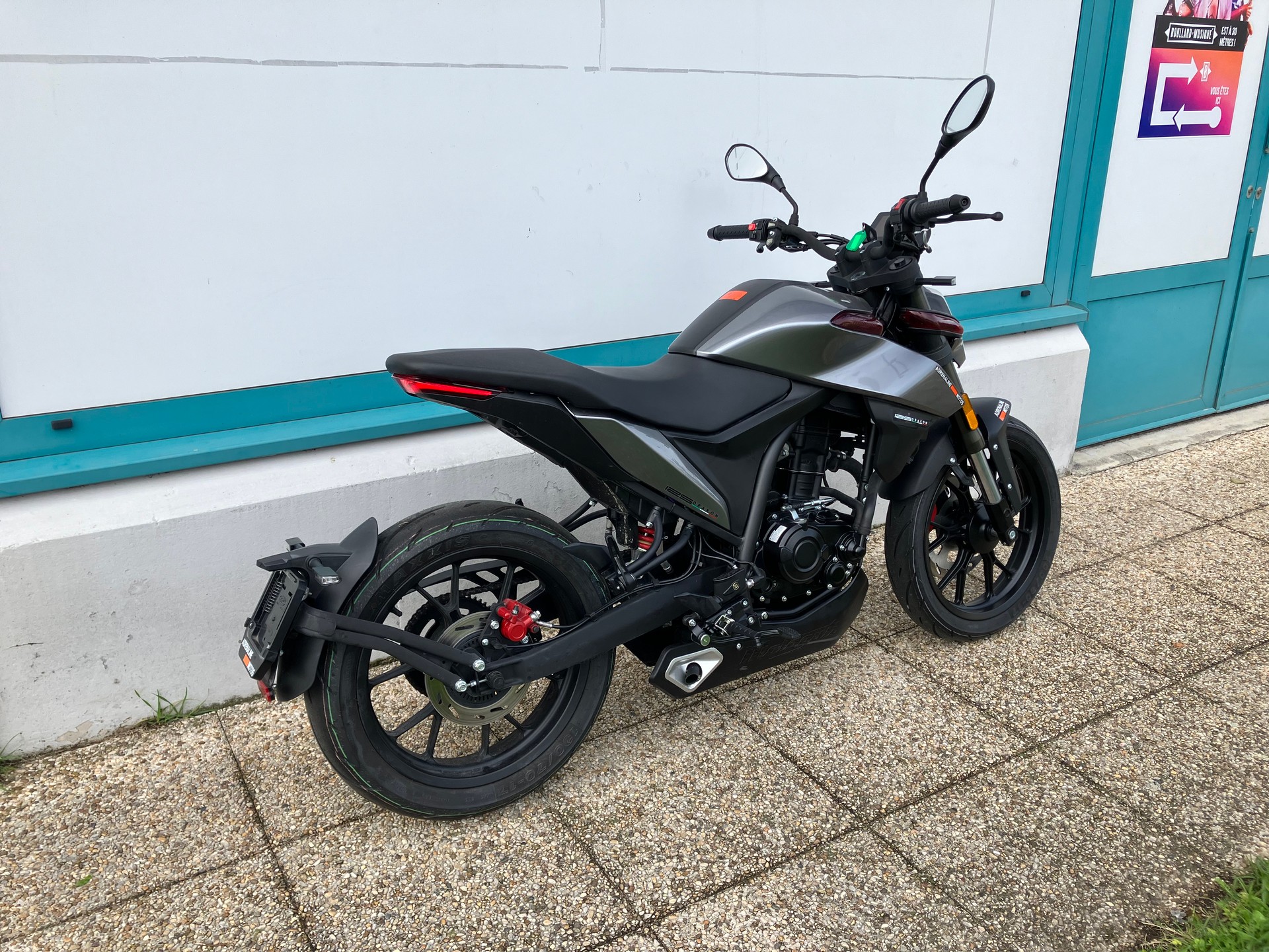 MALAGUTI Drakon 125 ABS-showroom-element-3