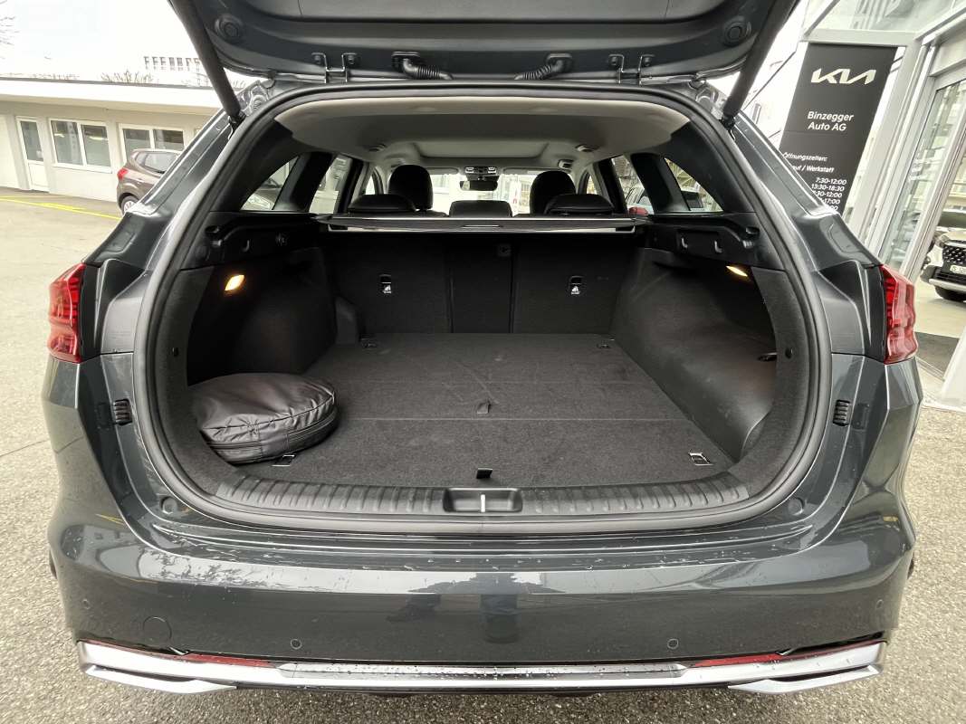 KIA Ceed SW 1.6 GDi Plug-in Hybrid Style-image-3