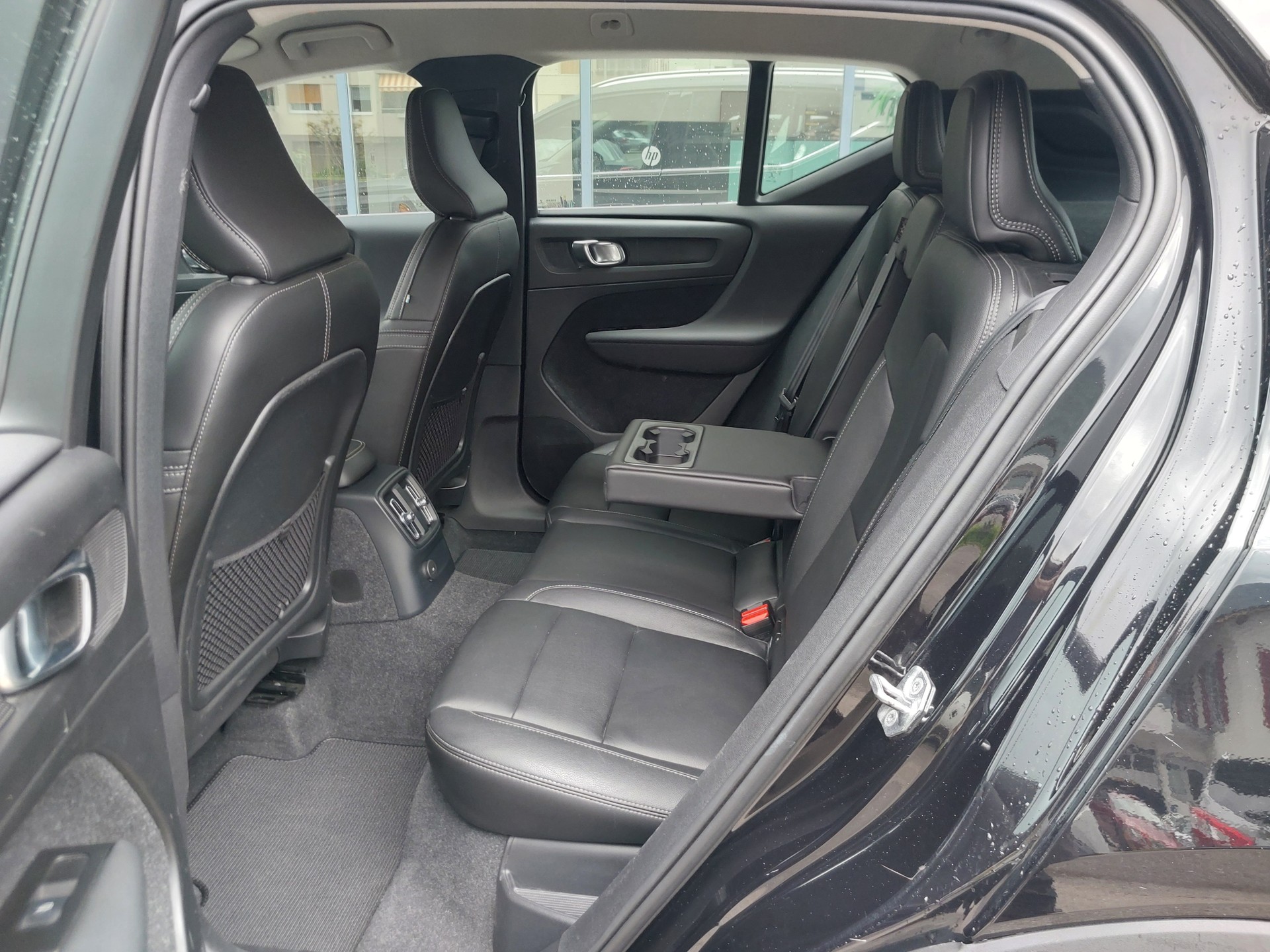 VOLVO XC40 T5 TwE R-Design DCT-image-6