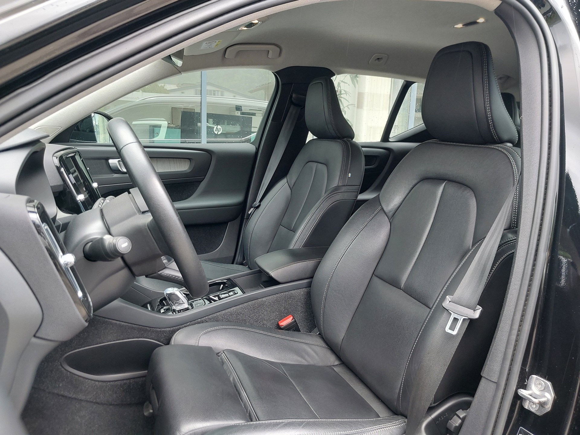 VOLVO XC40 T5 TwE R-Design DCT-image-5