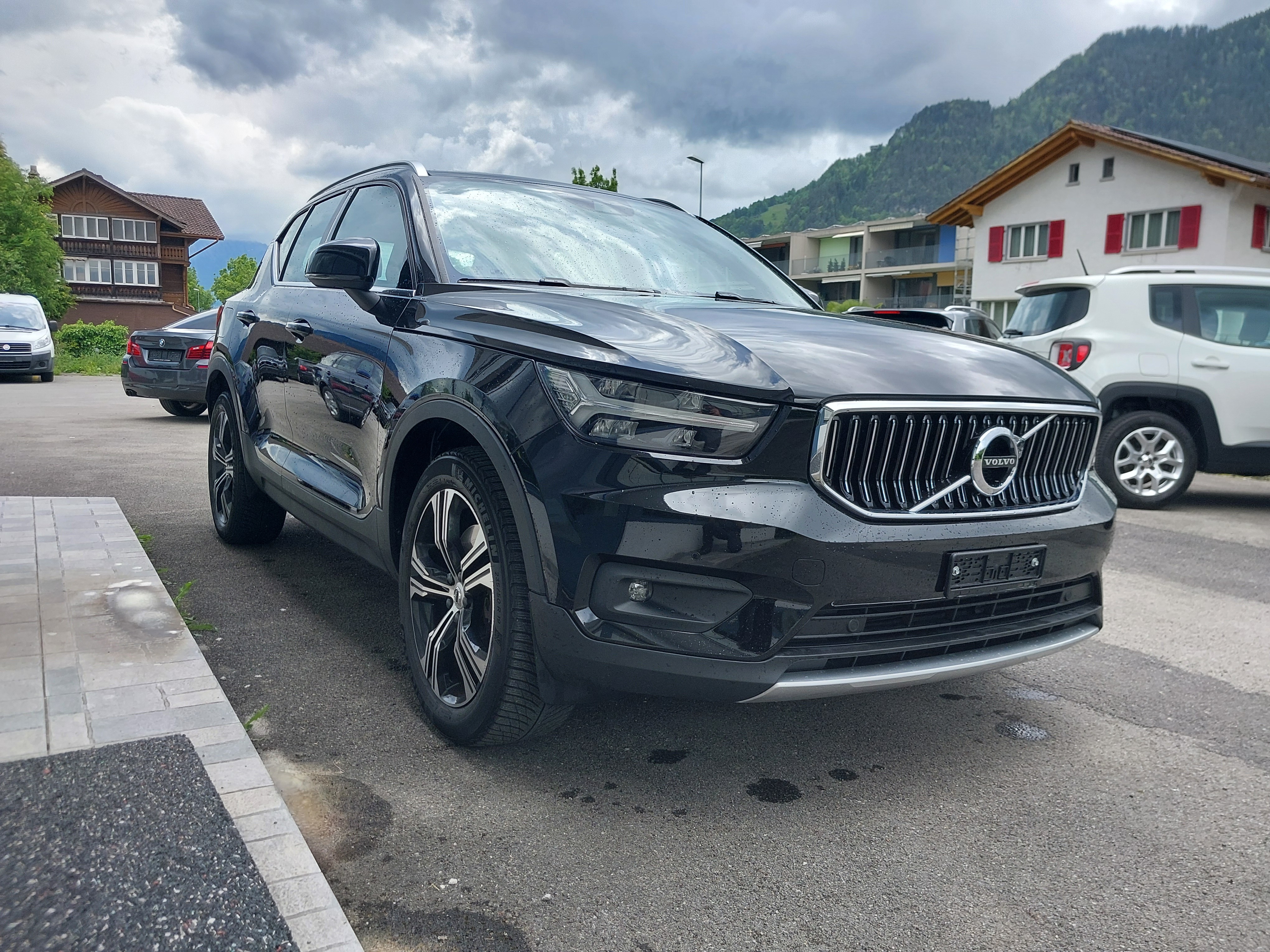 VOLVO XC40 T5 TwE R-Design (SUV / Geländewagen) Volvo VOLVO XC40 T5 TwE R-Design (SUV / Geländewagen)
