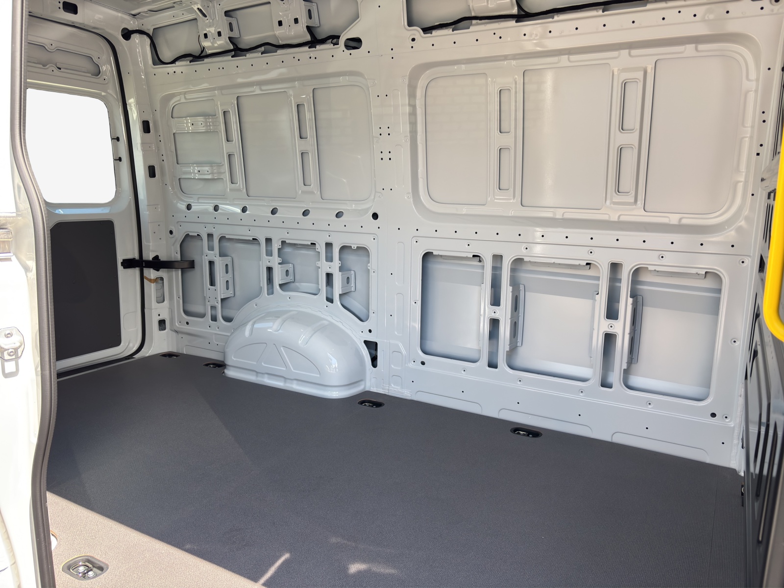 VW Crafter 35 2.0 BiTDI L3 HD A-image-11