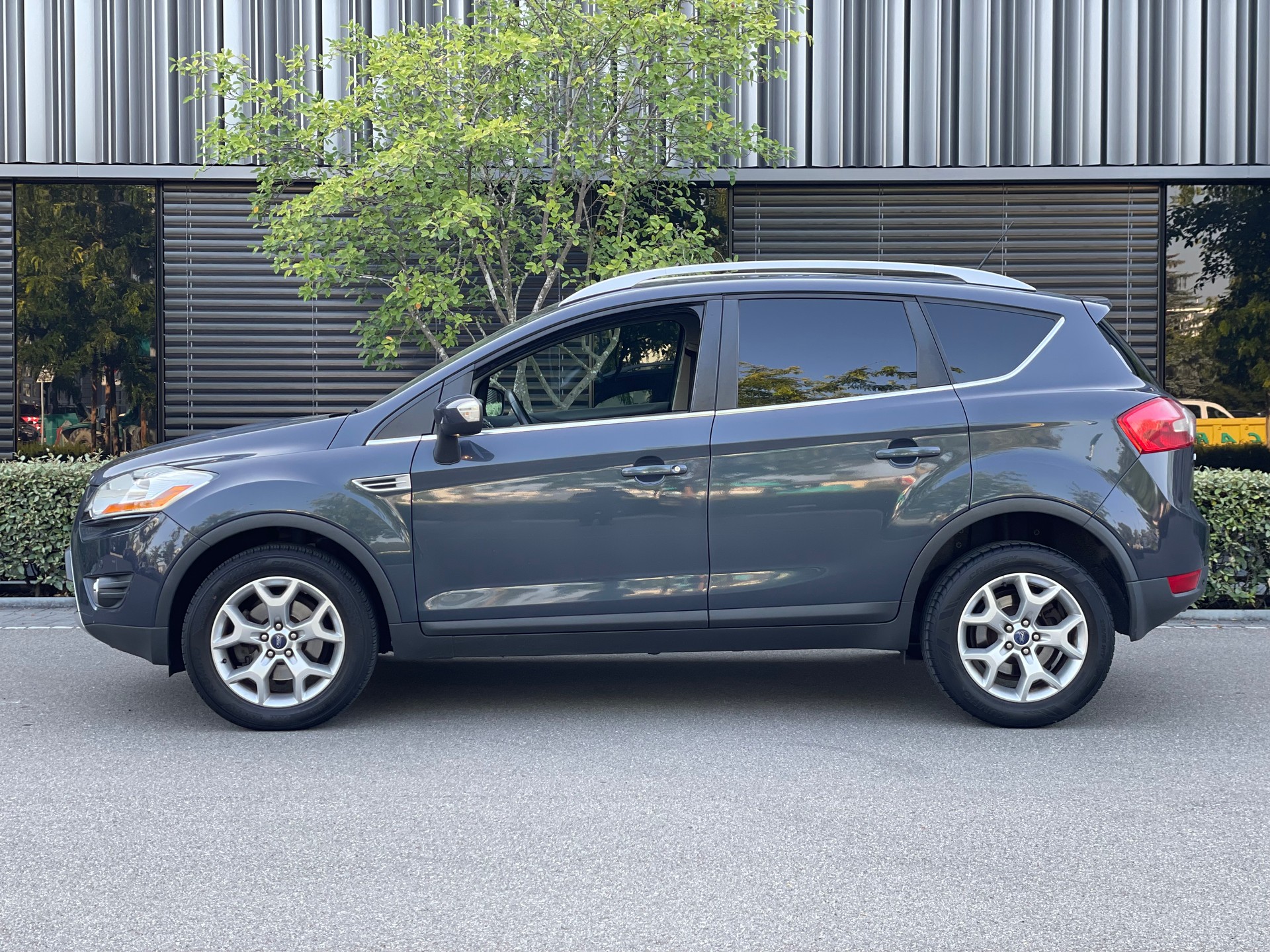 FORD Kuga 2.0 TDCi Carving 2WD-image-2