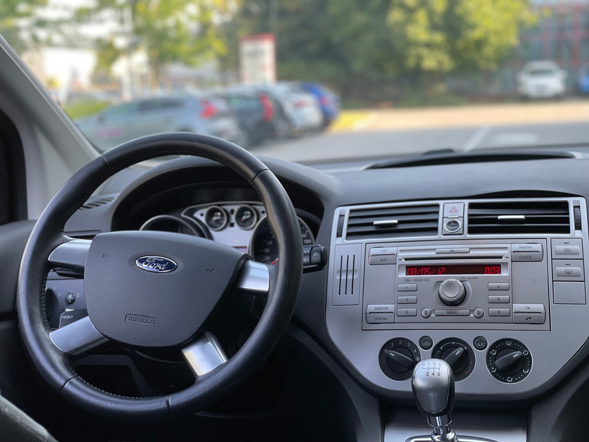 FORD Kuga 2.0 TDCi Carving 2WD-image-10