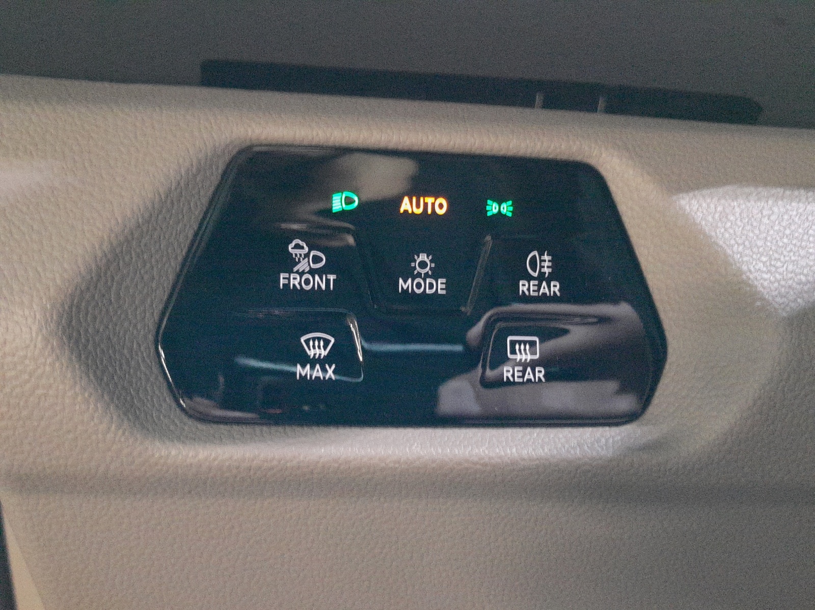 VW Multivan 2.0 TDI Liberty DSG-image-14