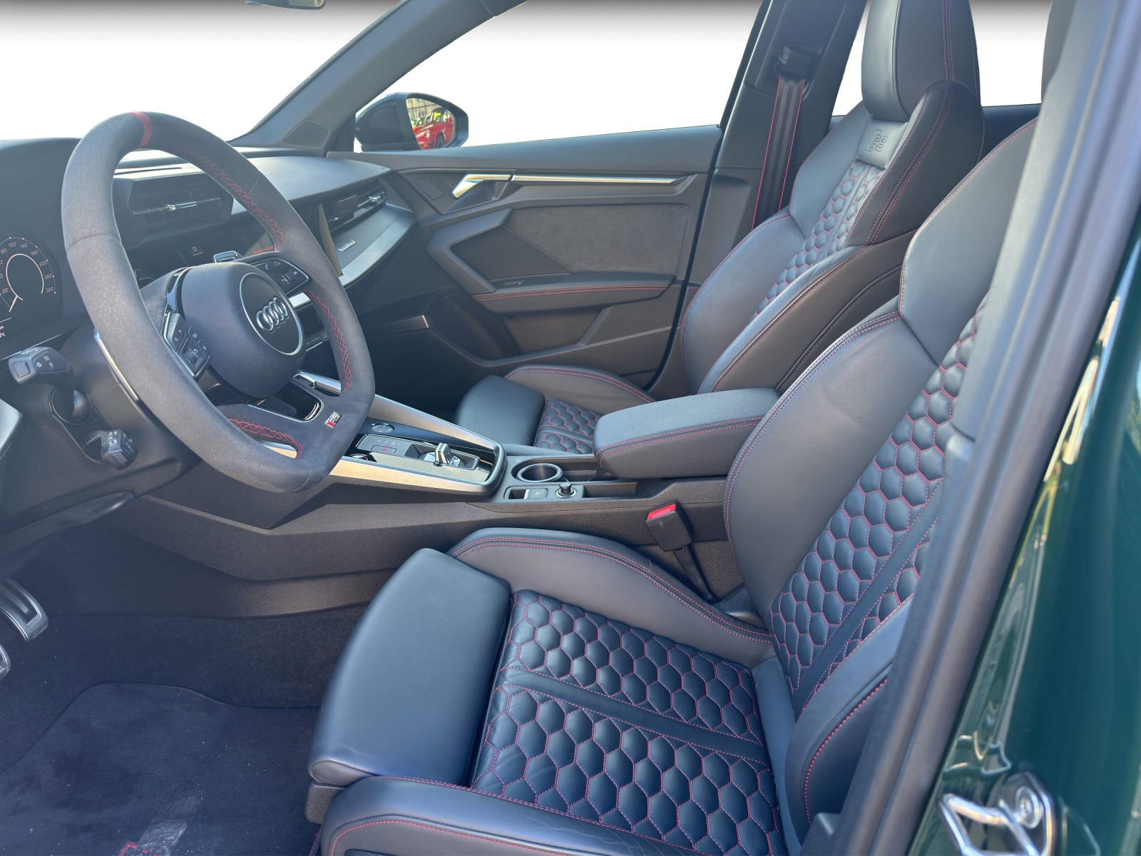 AUDI RS3 Limousine 2.5 TSI quattro S-tronic-image-8