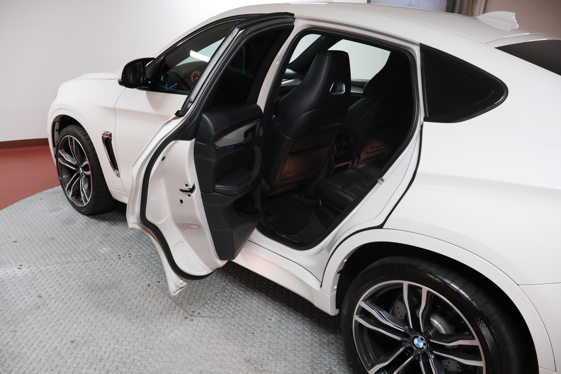 BMW X6M Steptronic-image-14