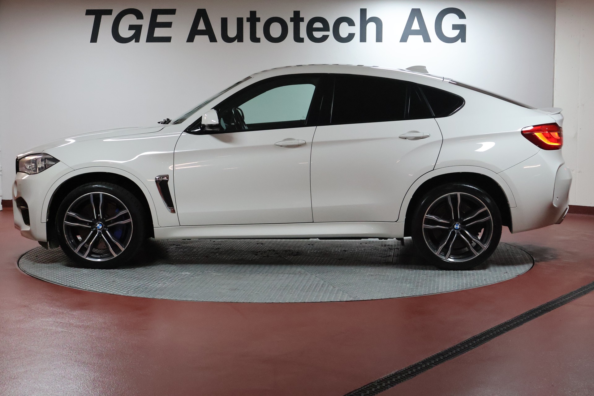 BMW X6M Steptronic-image-3