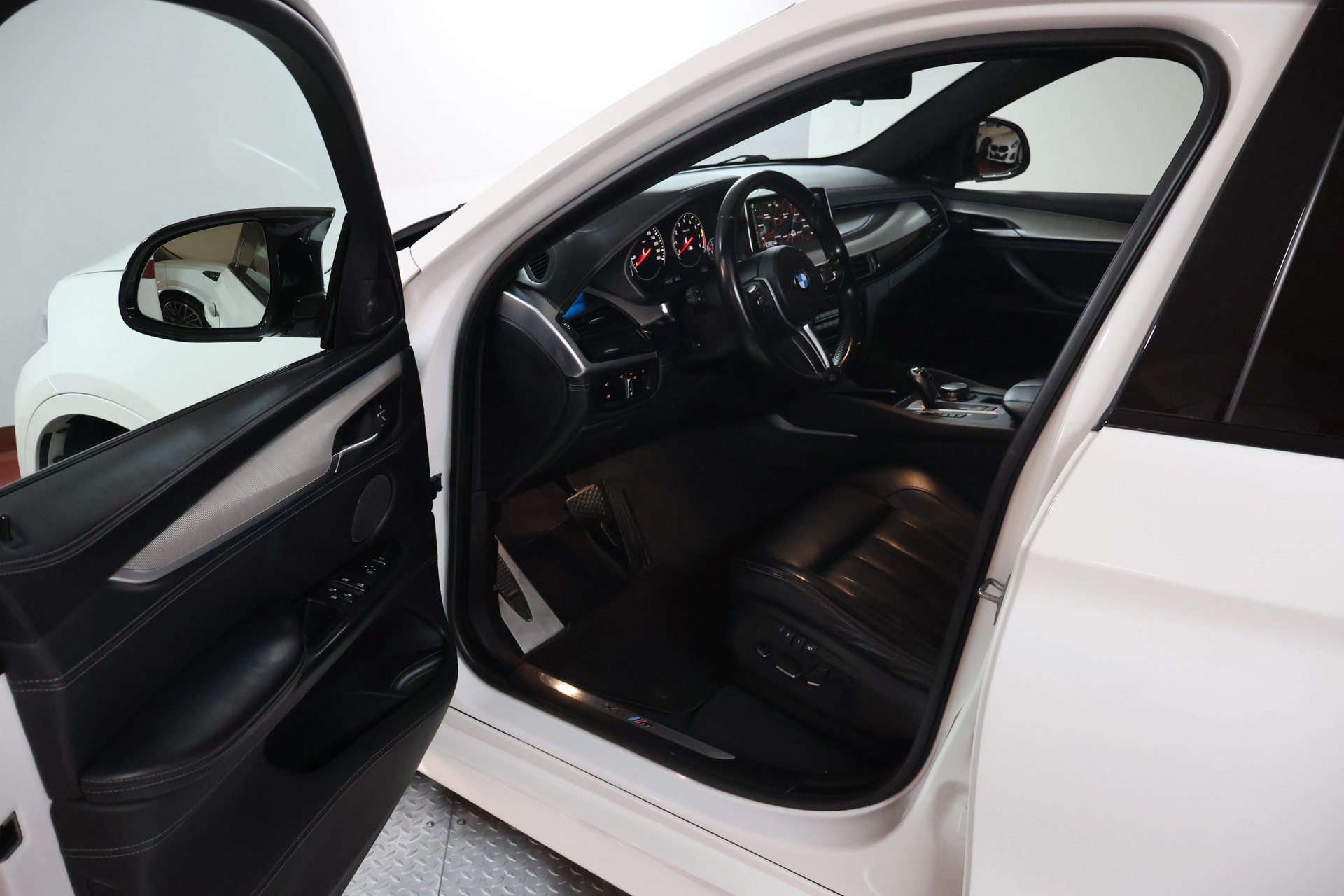 BMW X6M Steptronic-image-6
