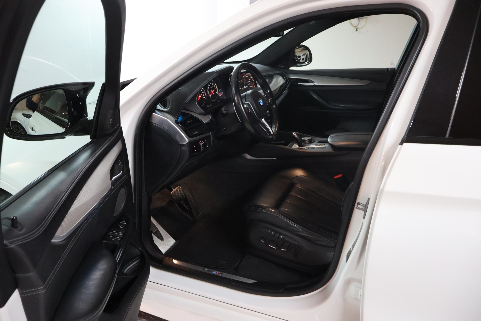 BMW X6M Steptronic-image-7