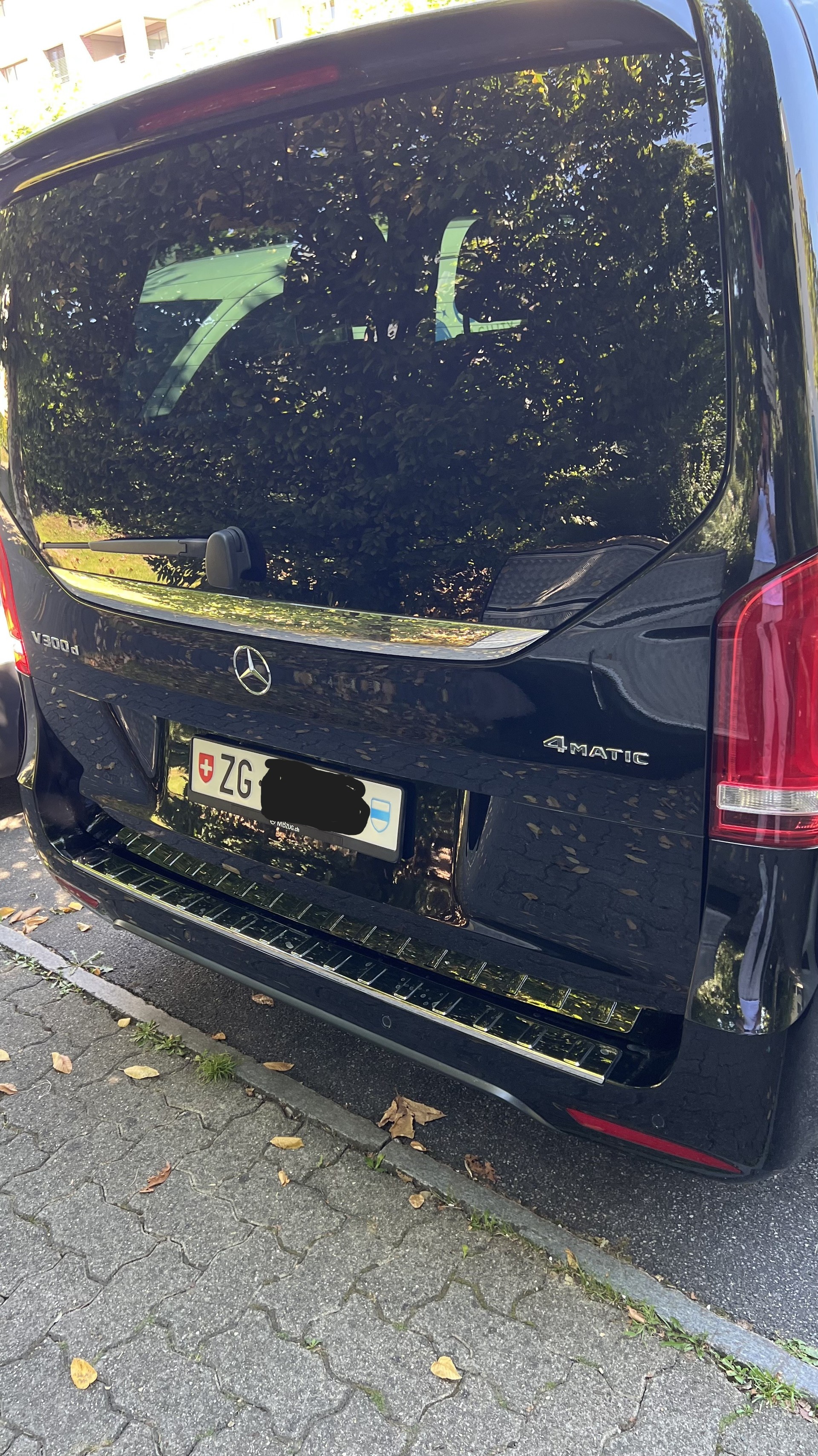 MERCEDES-BENZ V 300 d lang Swiss Edition 4Matic 9G-Tronic-image-10