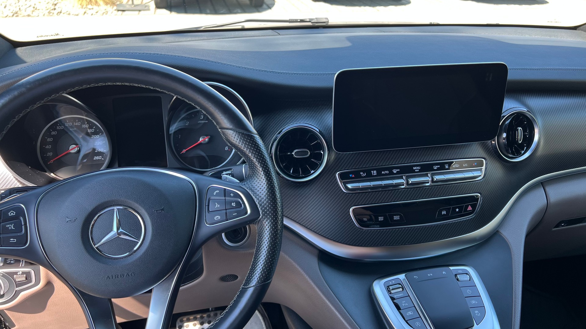 MERCEDES-BENZ V 300 d lang Swiss Edition 4Matic 9G-Tronic-image-3