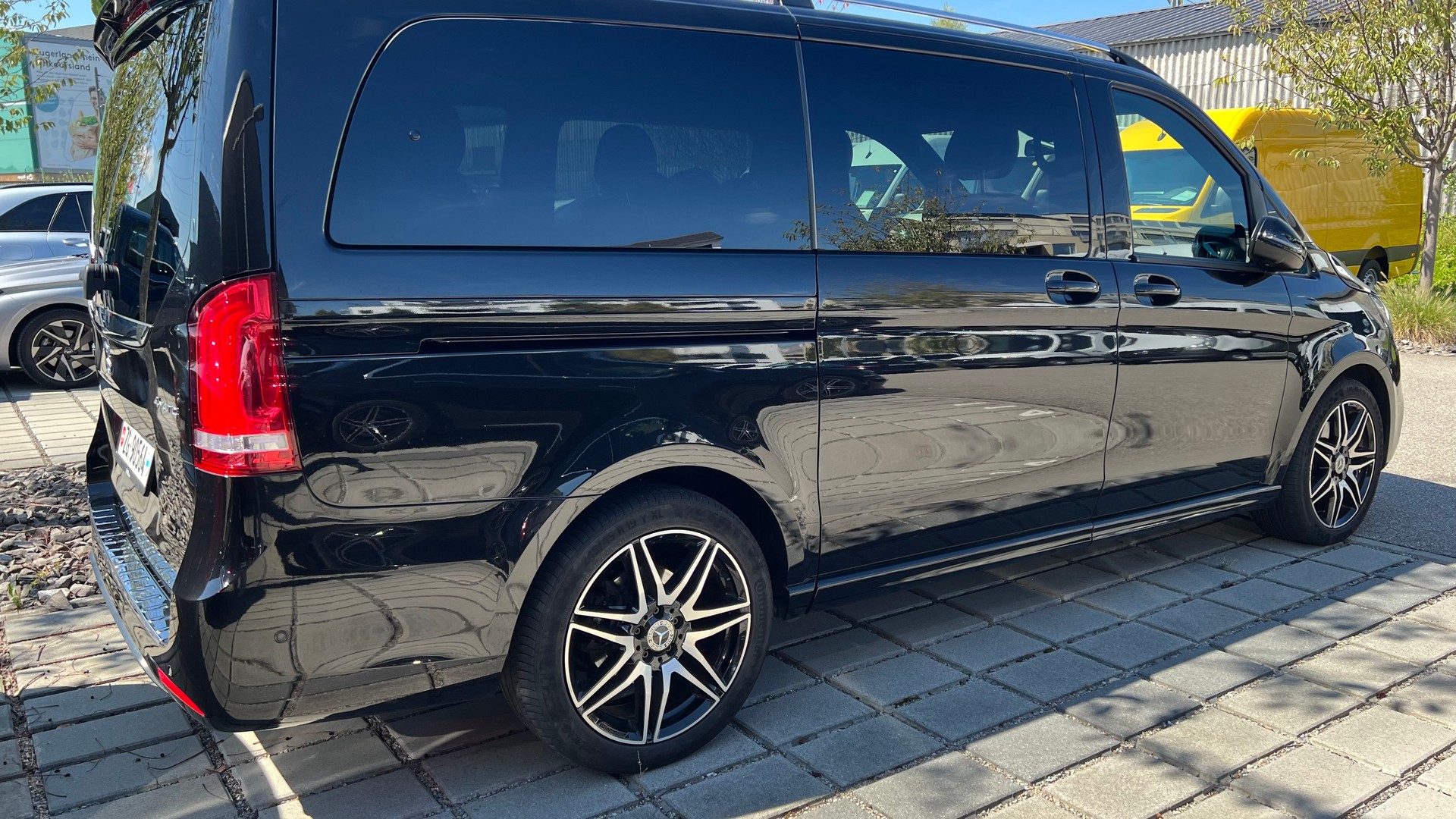 MERCEDES-BENZ V 300 d lang Swiss Edition 4Matic 9G-Tronic-image-1