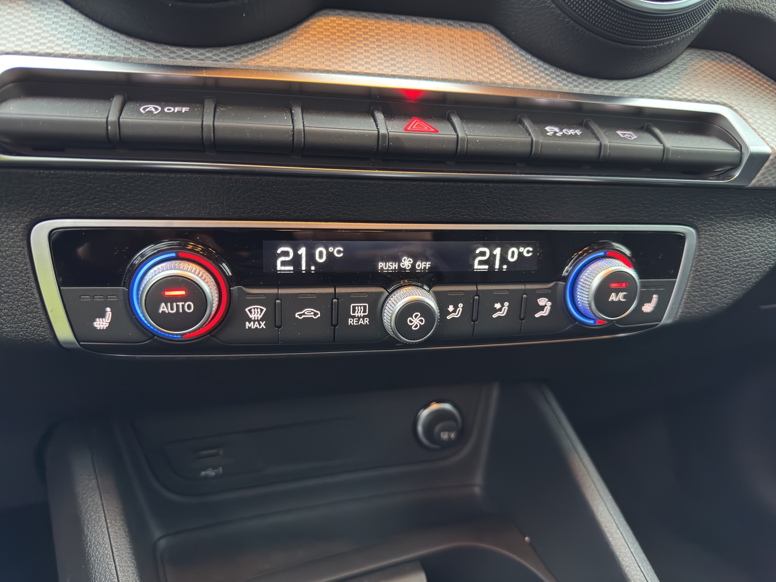 AUDI Q2 40 TFSI Attraction quattro S-tronic-image-15
