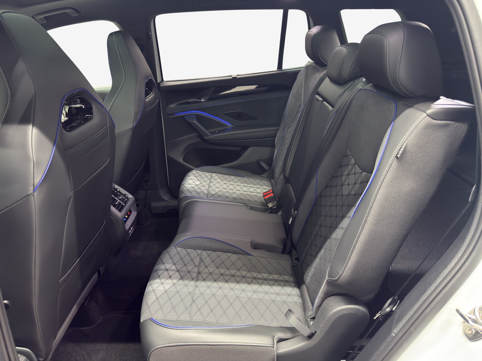 VW Tayron 2.0 TSI United DSG 4Motion-image-11