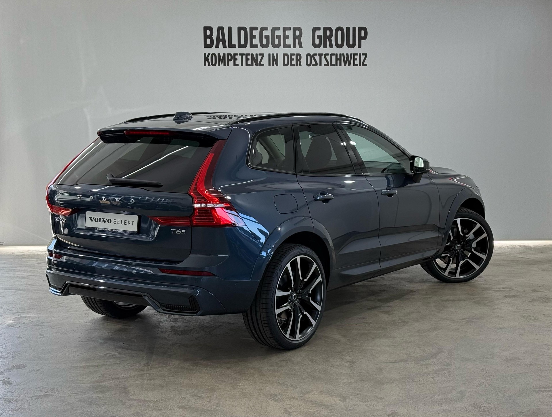 VOLVO XC60 2.0 T8 TE Ultra Dark eAWD-image-2