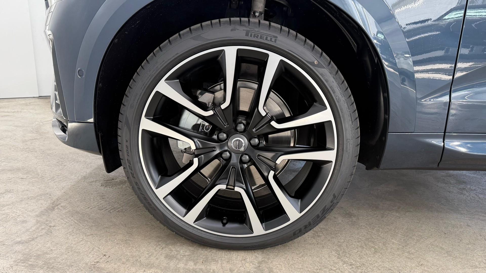VOLVO XC60 2.0 T8 TE Ultra Dark eAWD-image-7