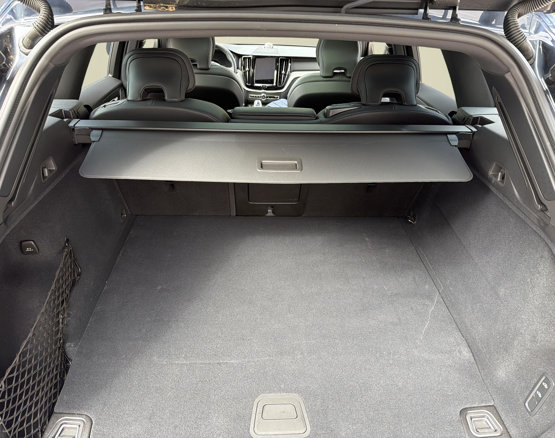 VOLVO XC60 2.0 T8 TE Ultra Dark eAWD-image-12