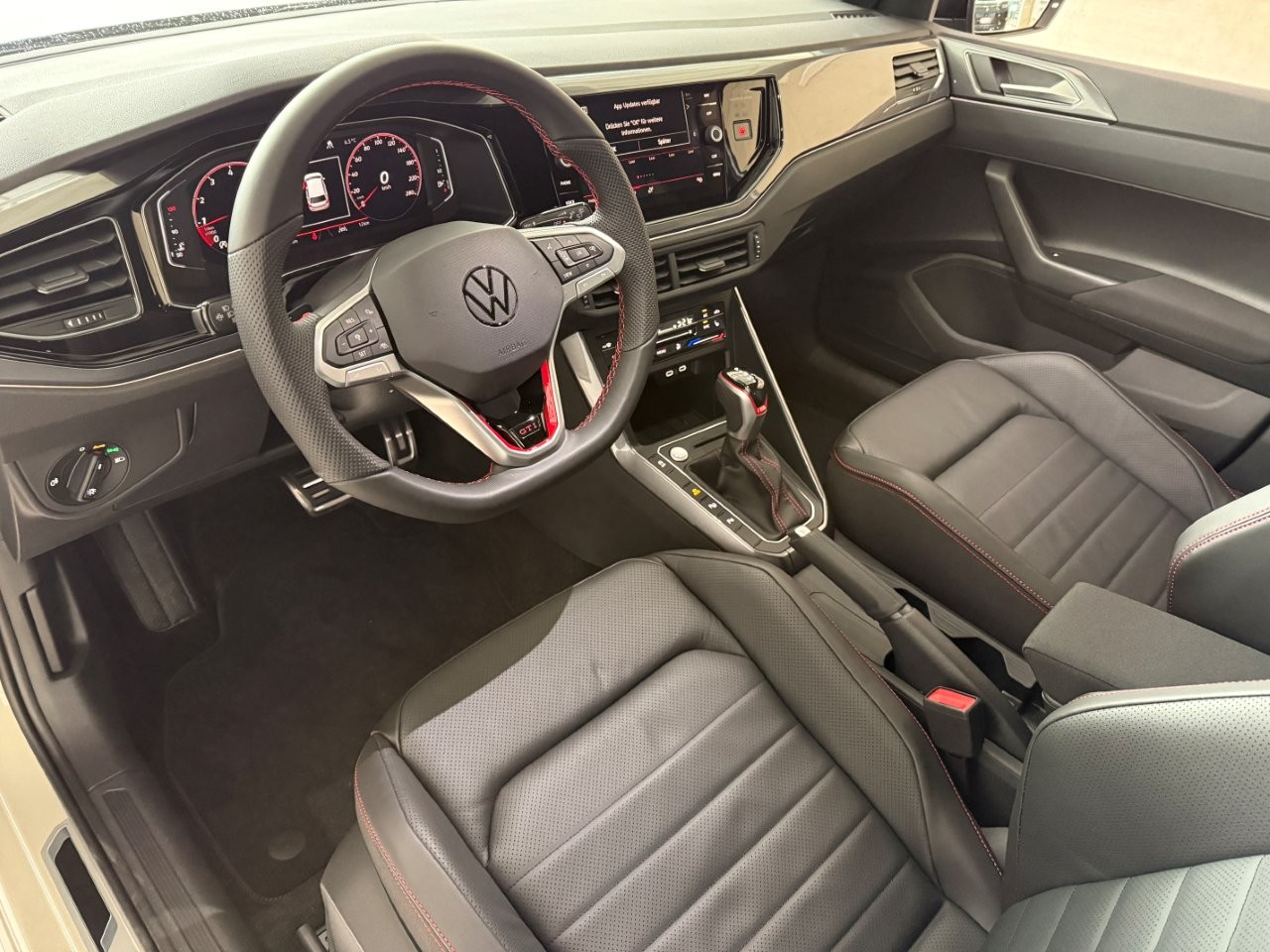 VW Polo 2.0 TSI GTI DSG-image-8