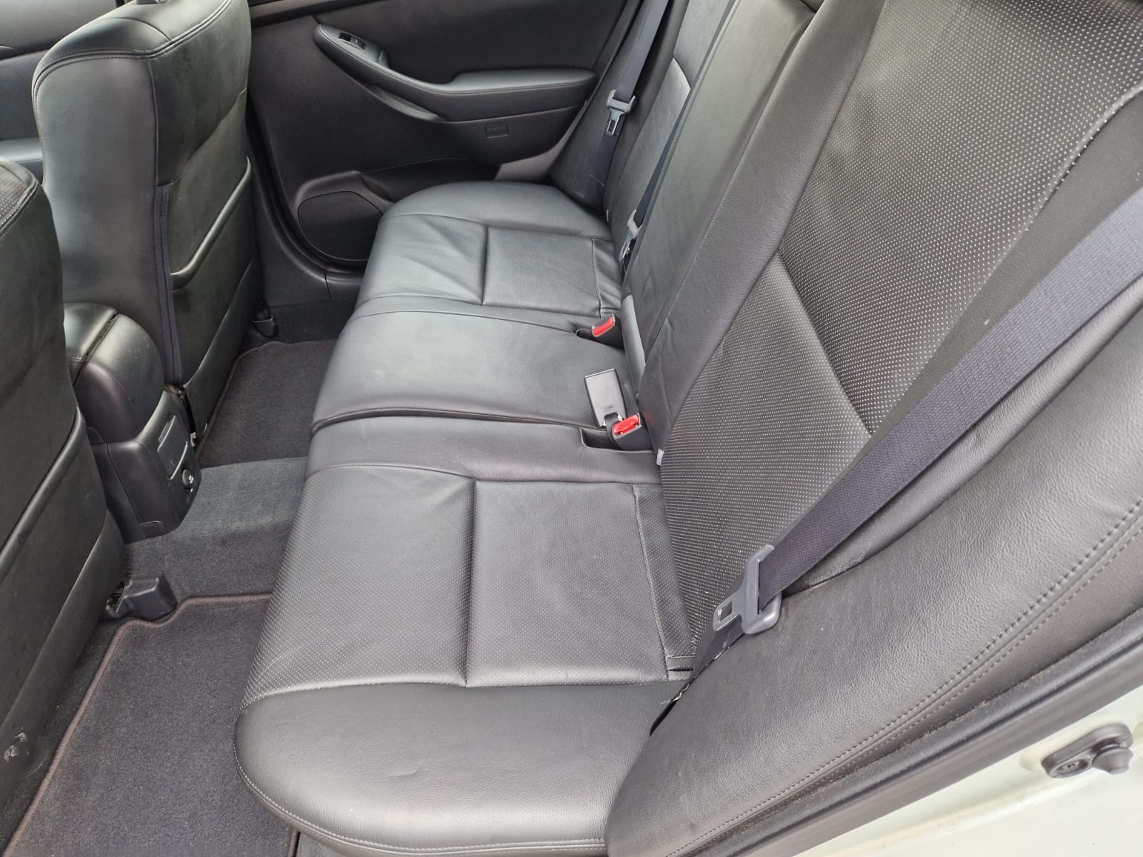TOYOTA Avensis 2.4 D4 VVT-i Linea Sol Sportswagon T-Step5-image-8