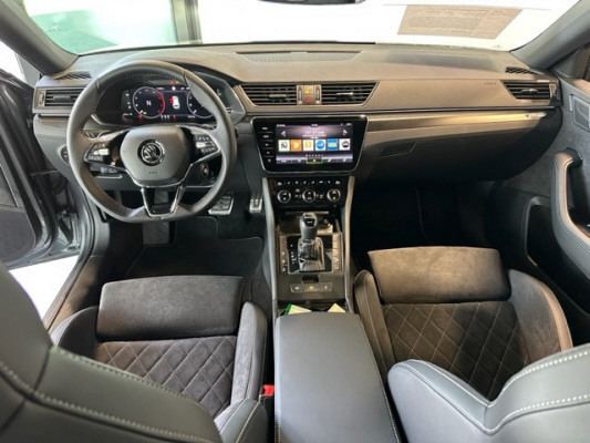 SKODA Superb 2.0 TDi SportL 4x4-image-6