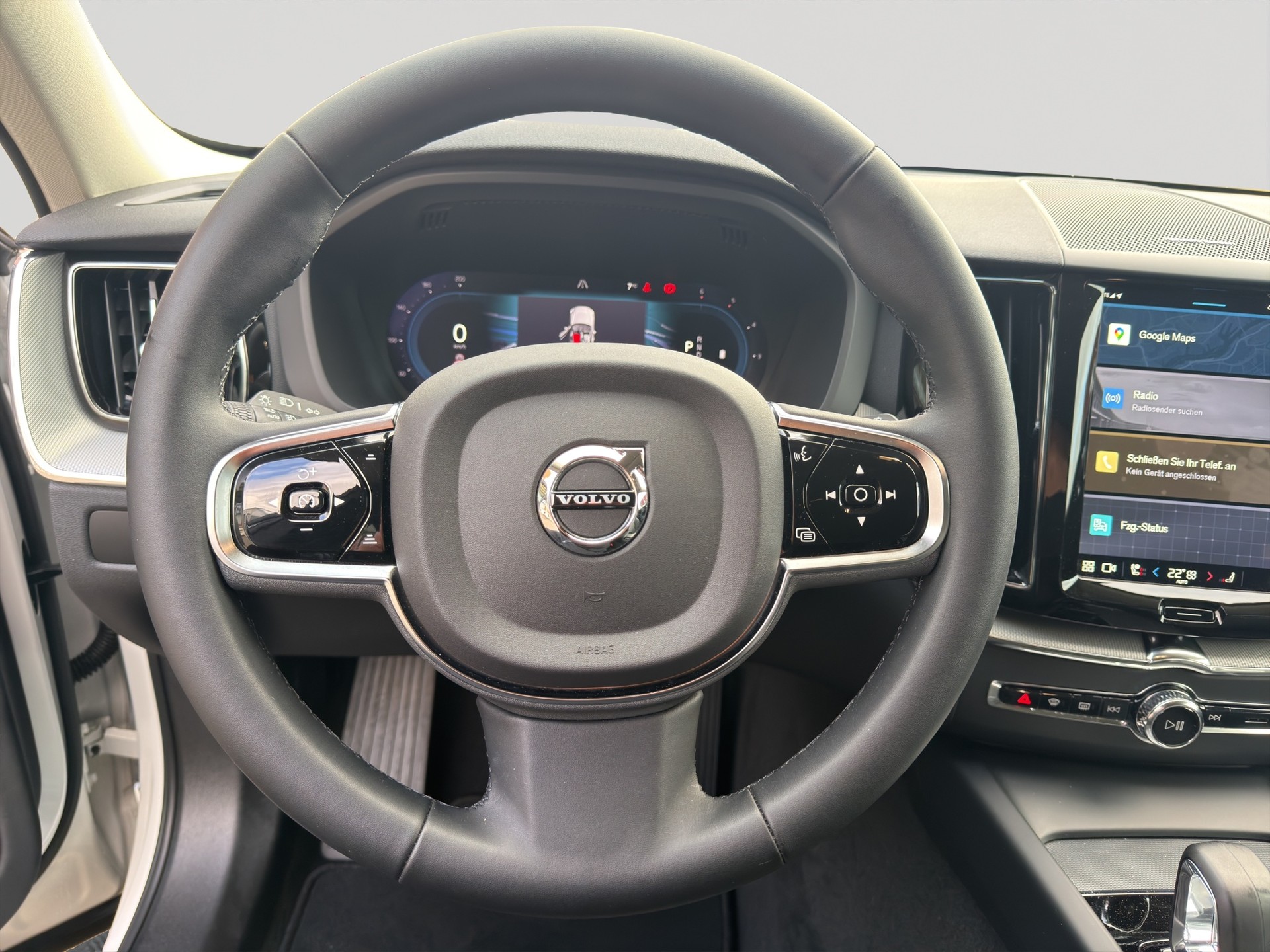 VOLVO XC60 B4 AWD Plus Dark Geartronic-image-9