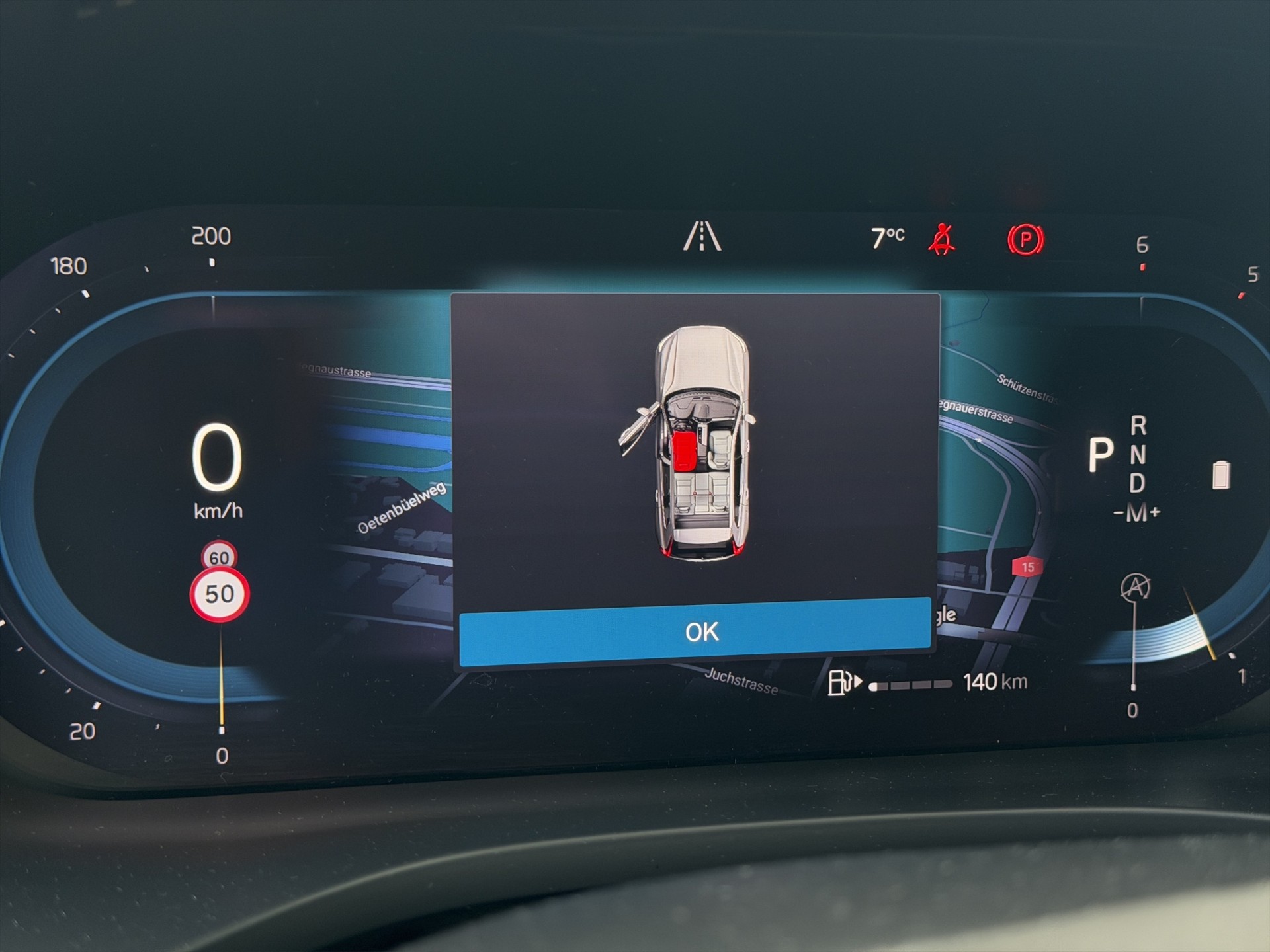 VOLVO XC60 B4 AWD Plus Dark Geartronic-image-11