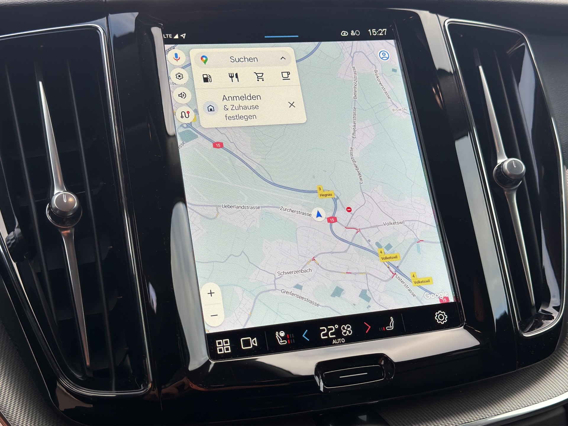 VOLVO XC60 B4 AWD Plus Dark Geartronic-image-15