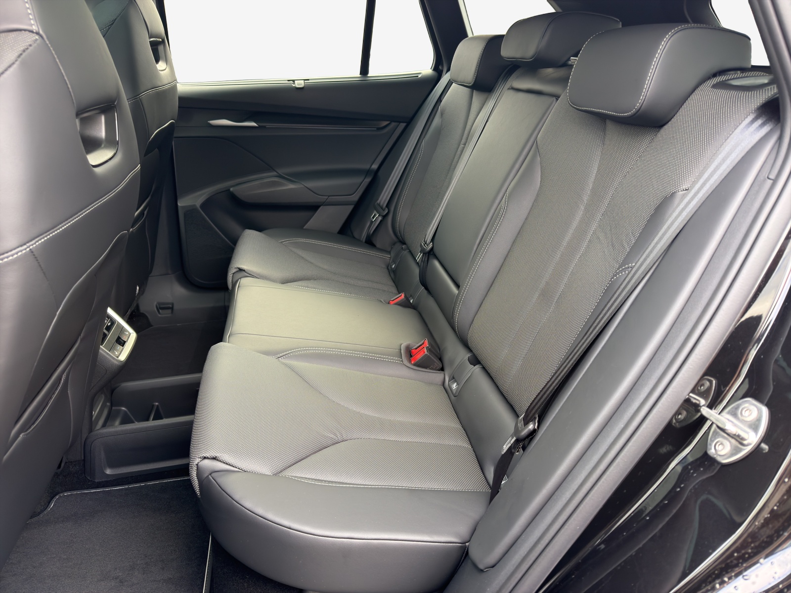 SKODA Enyaq RS 85x 4x4-image-11