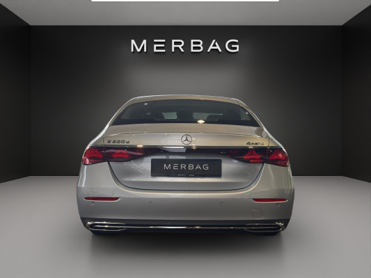 MERCEDES-BENZ E 220 d 4Matic-image-4