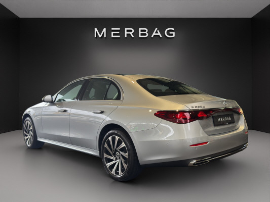 MERCEDES-BENZ E 220 d 4Matic-image-3