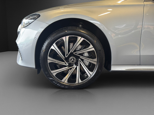 MERCEDES-BENZ E 220 d 4Matic-image-6