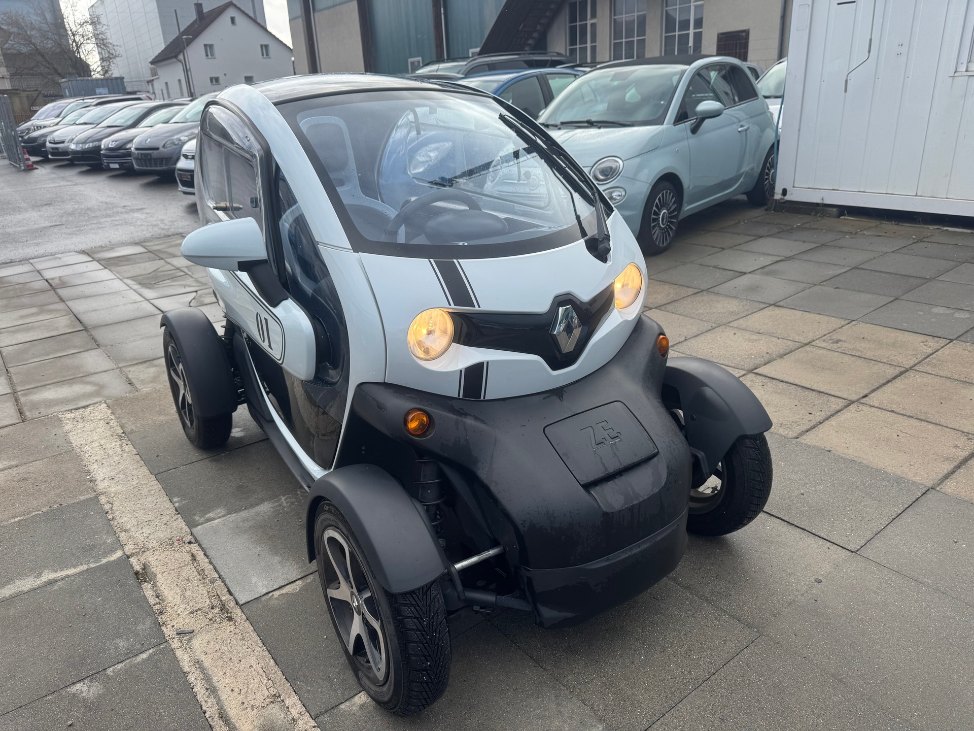 RENAULT (Incl. battery)-image-0