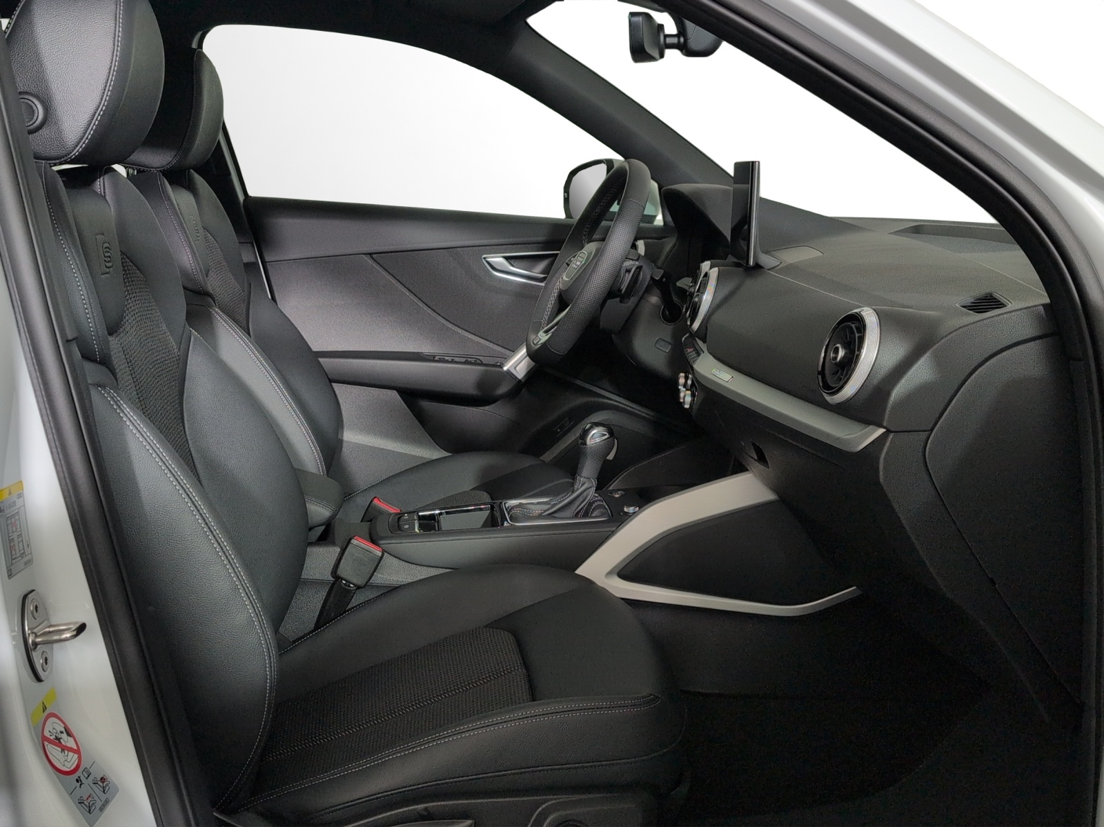 AUDI Q2 35 TFSI S line S-tronic-image-5