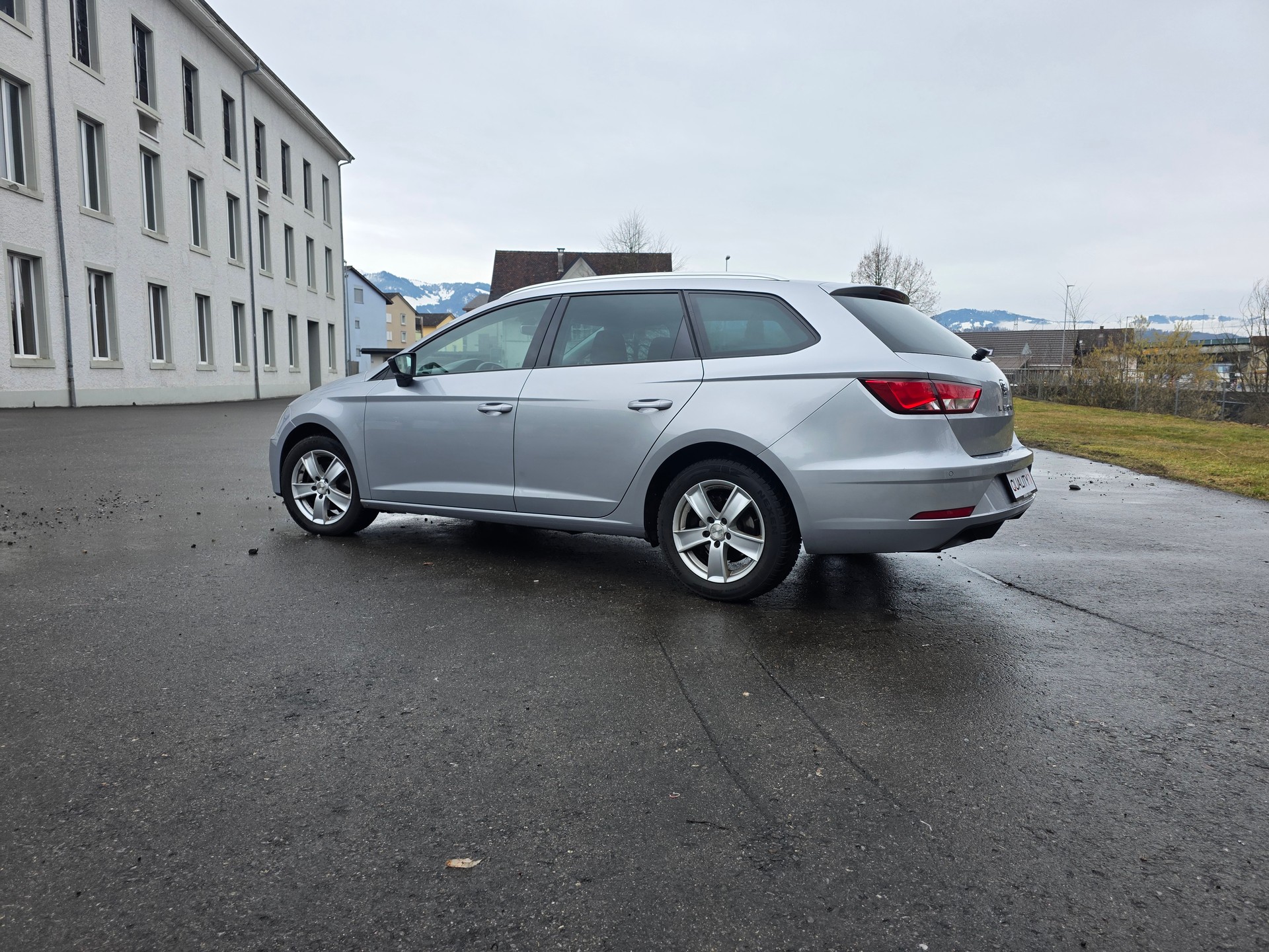 SEAT Leon ST 1.6 TDI CR Style DSG-image-13