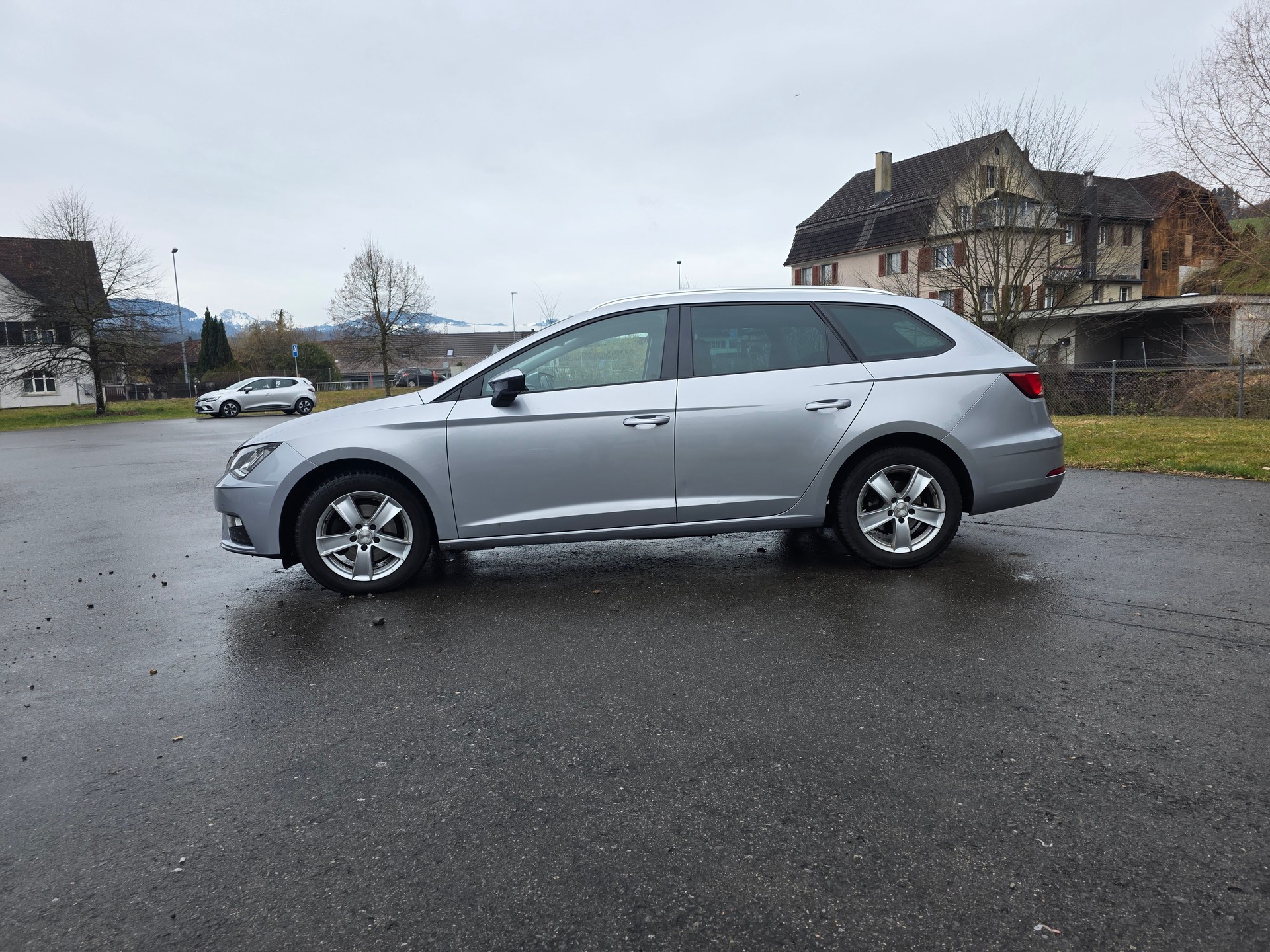 SEAT Leon ST 1.6 TDI CR Style DSG-image-11