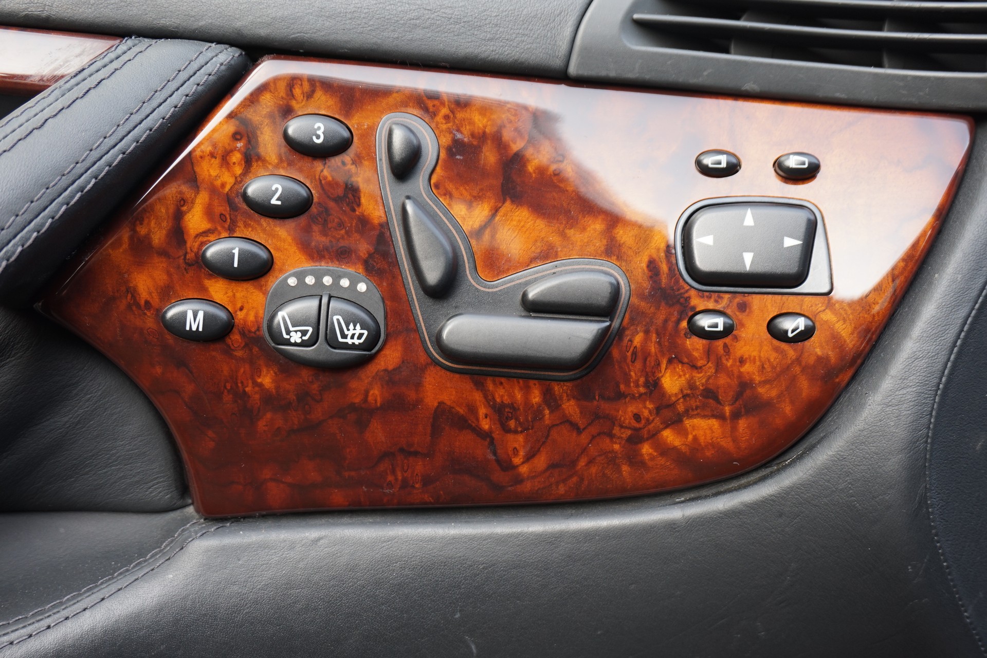 MERCEDES-BENZ CL 600 Automatic-image-12