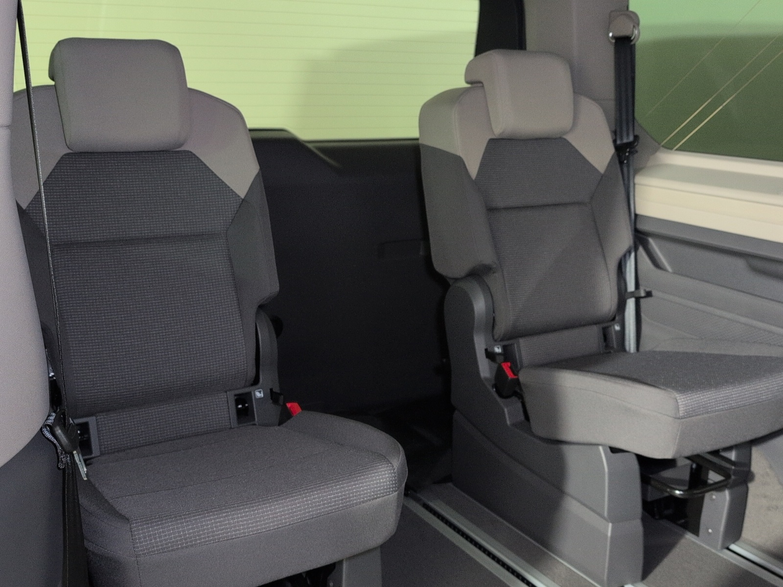VW Multivan 1.5 eHybrid Liberty 4Motion DSG-image-15