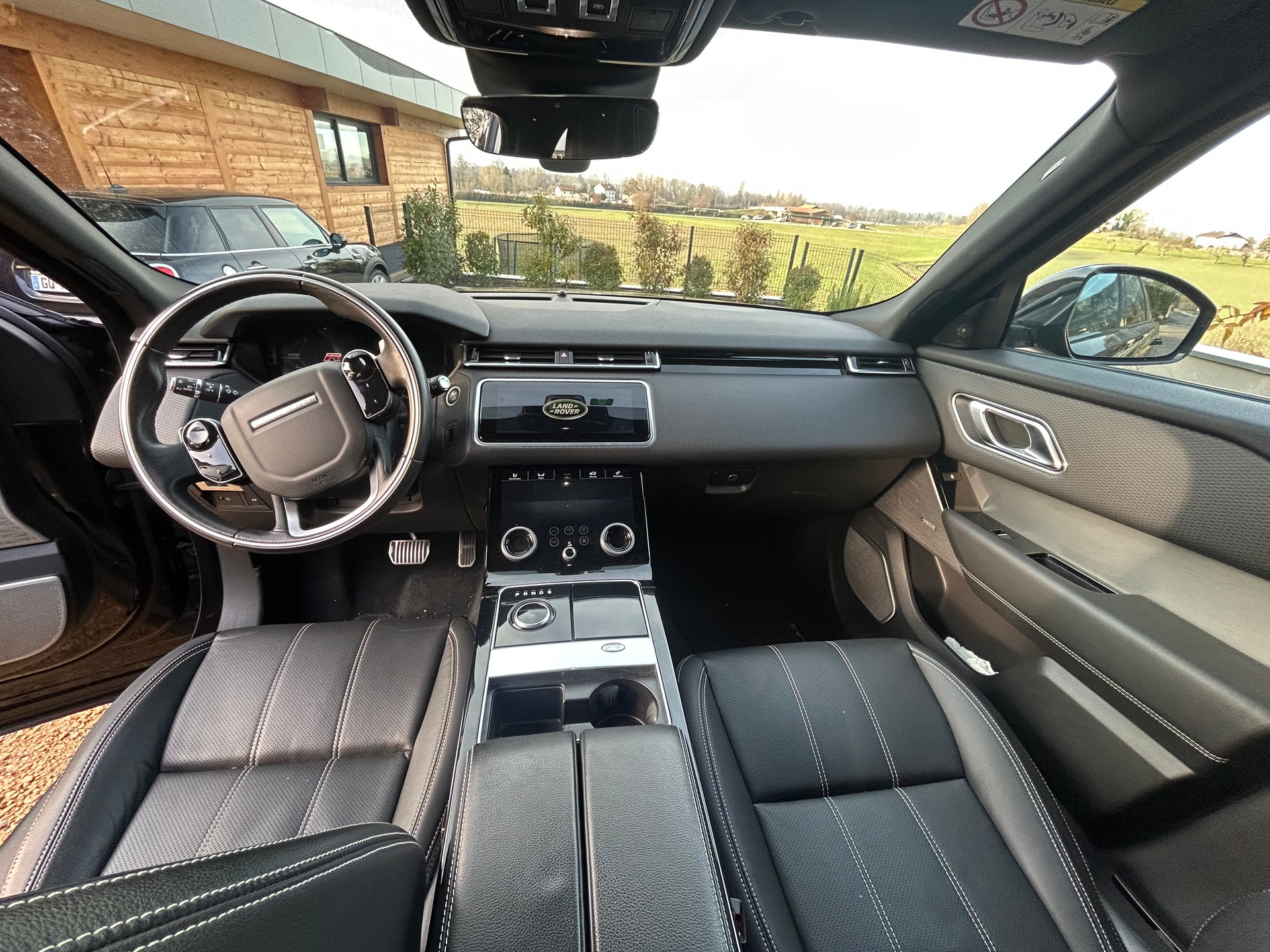 LAND ROVER Range Rover Velar R-Dynamic P 300 SE Automatic-image-5