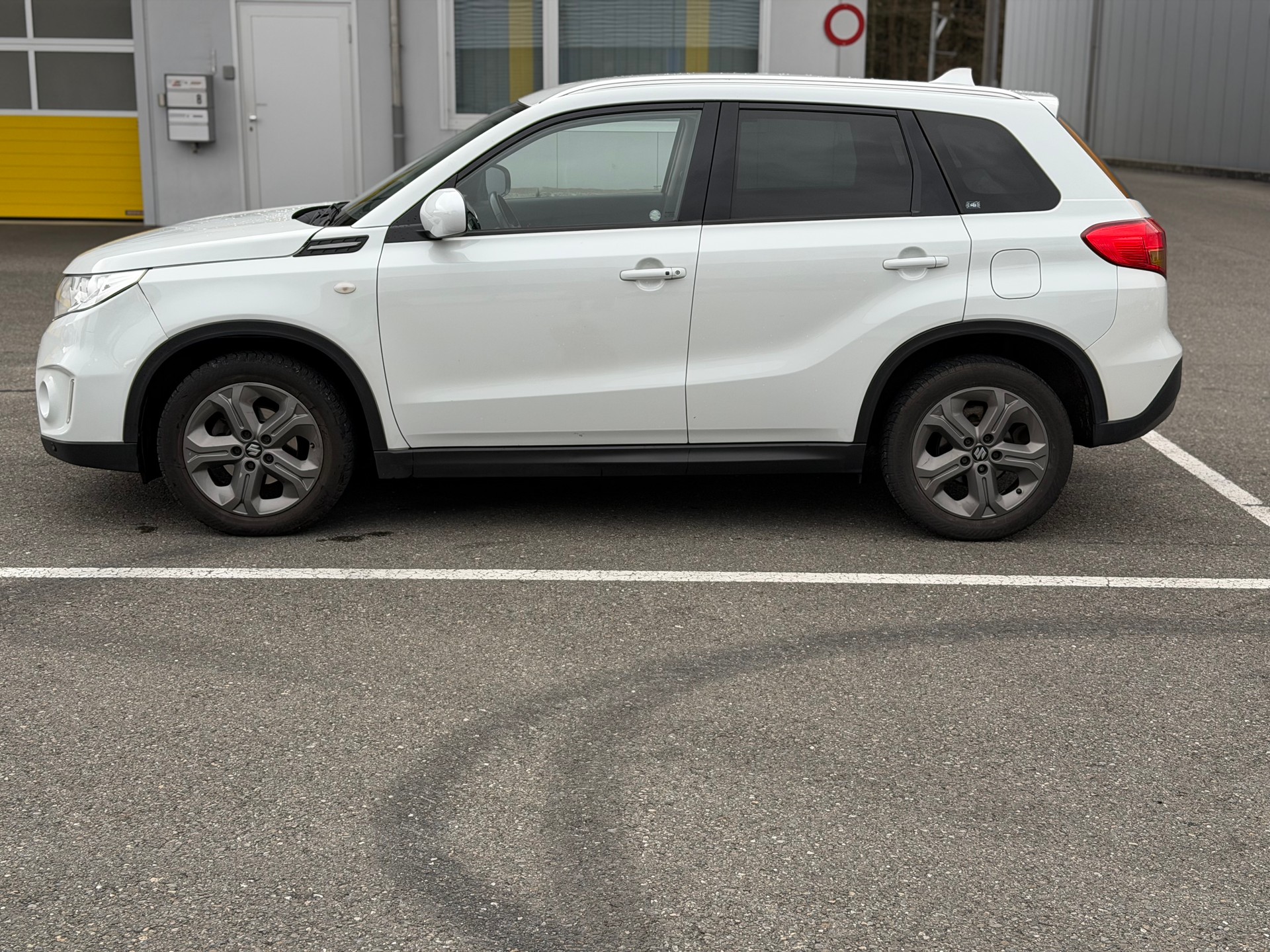 SUZUKI Vitara 1.6 TD Compact Top TCSS-image-6