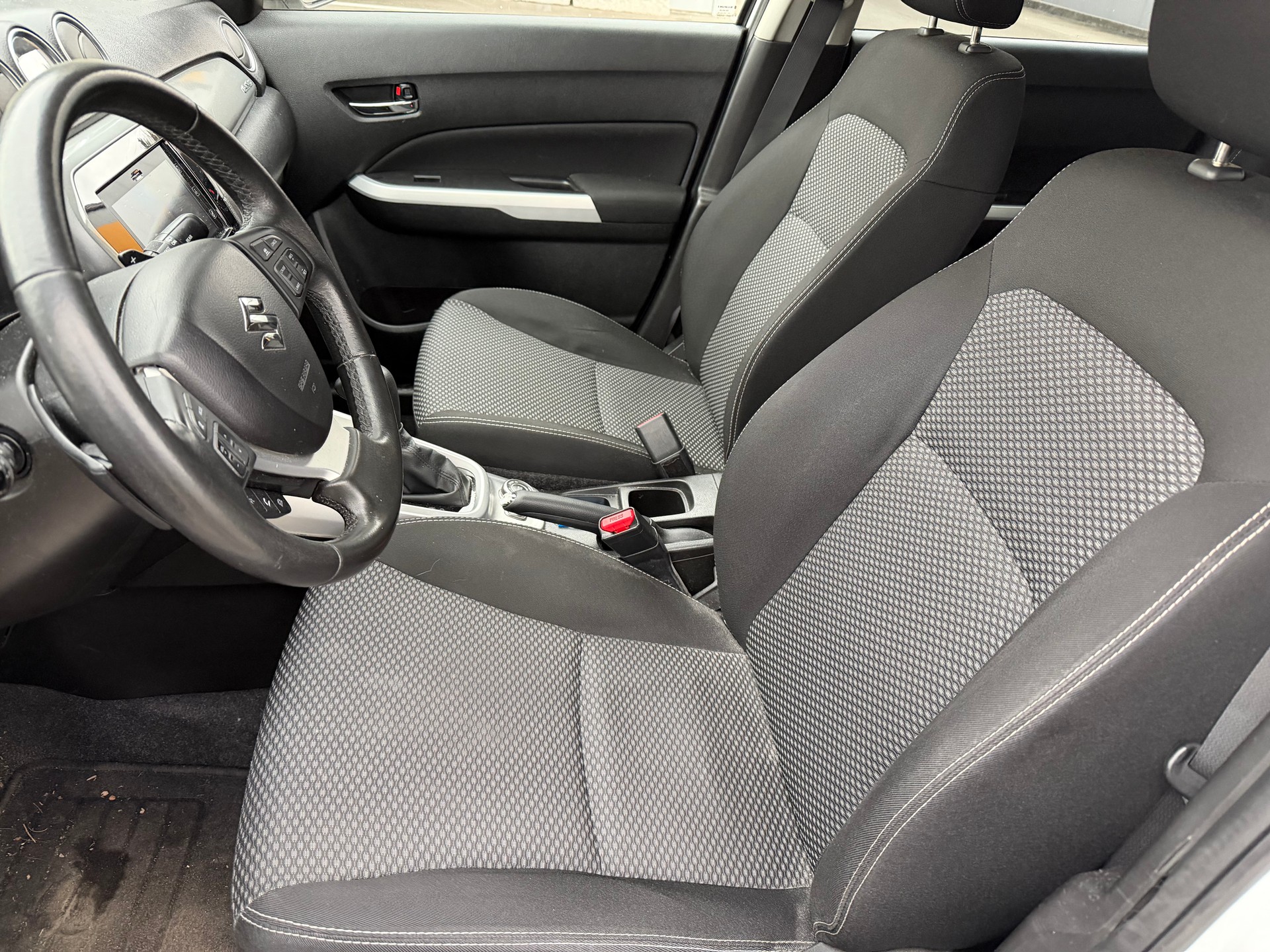SUZUKI Vitara 1.6 TD Compact Top TCSS-image-8