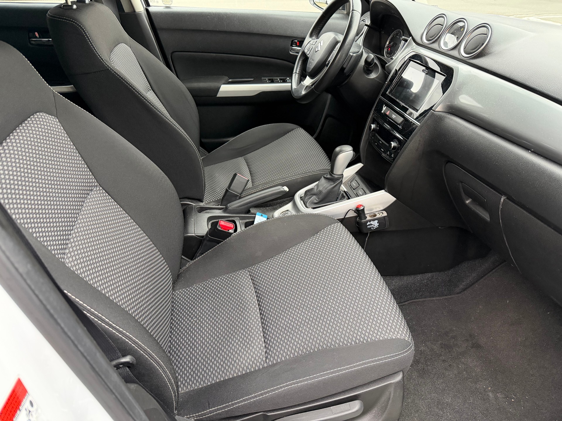SUZUKI Vitara 1.6 TD Compact Top TCSS-image-10
