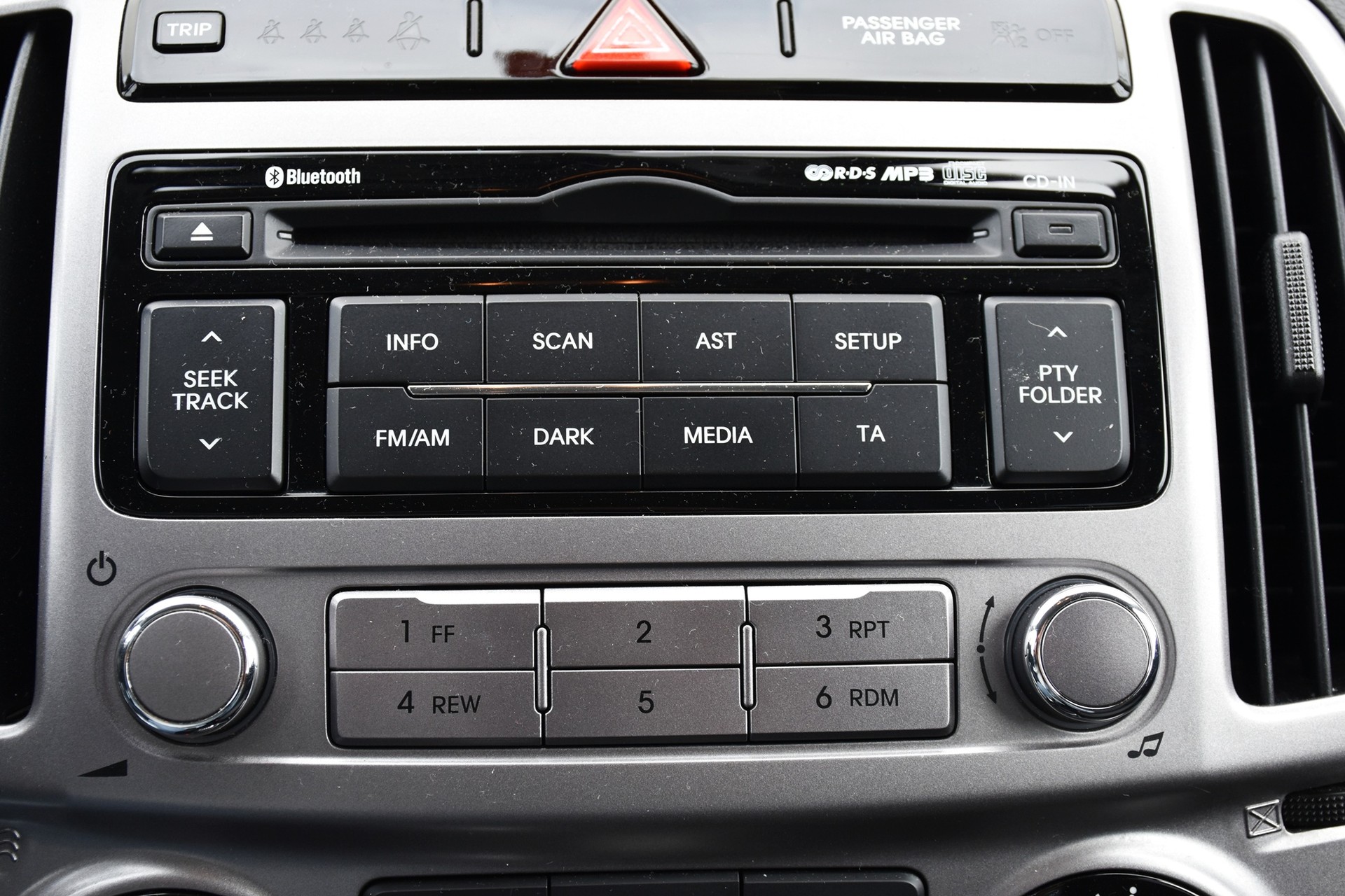 HYUNDAI i20 1.4 GO!-image-12