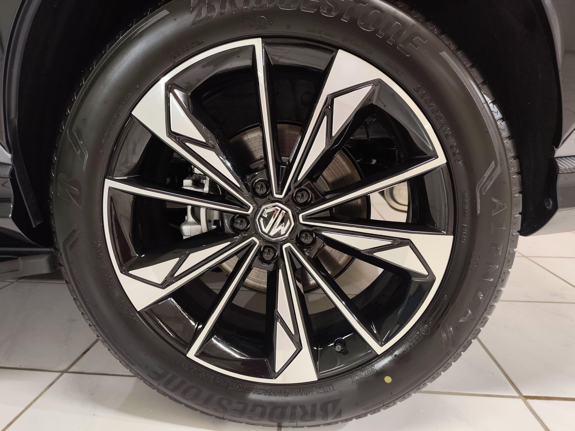 MG HS 1.5 PHEV Luxury-image-5