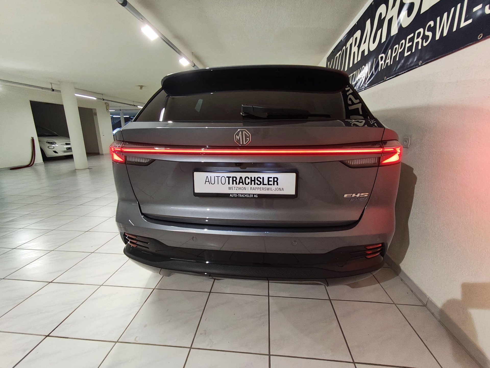 MG HS 1.5 PHEV Luxury-image-4
