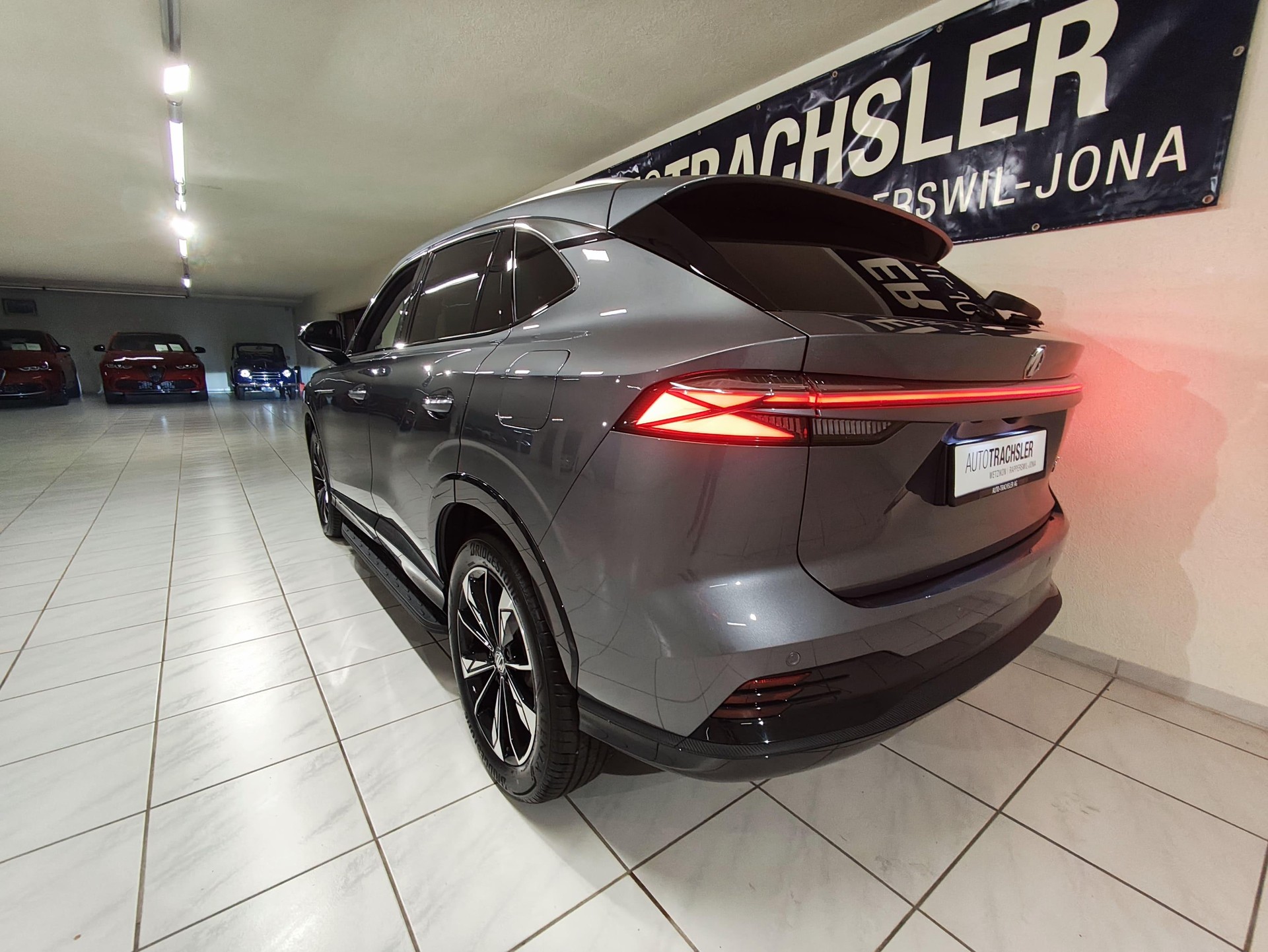 MG HS 1.5 PHEV Luxury-image-3